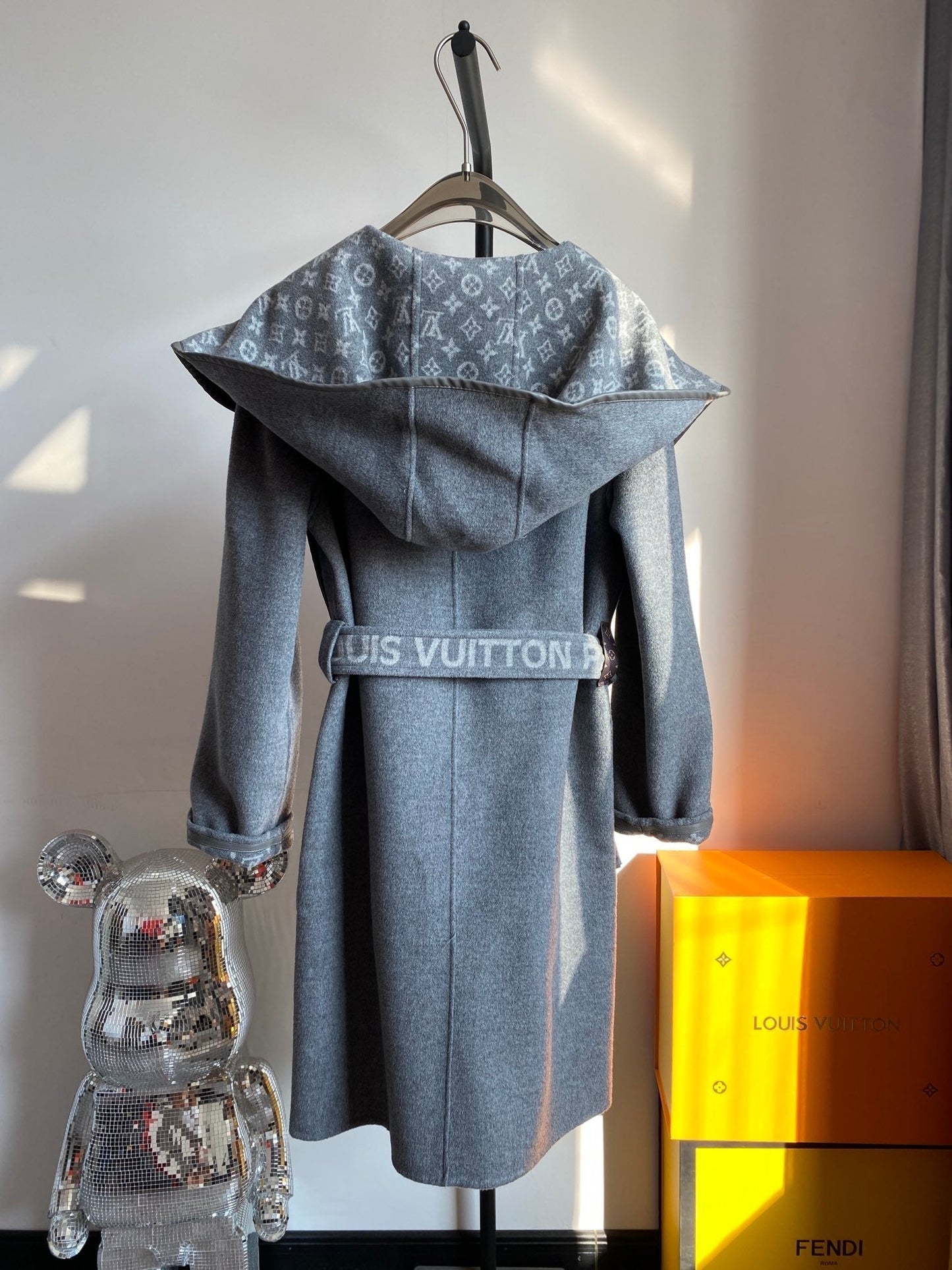 Luxury Louis Vuitton  Wrap Coat 027