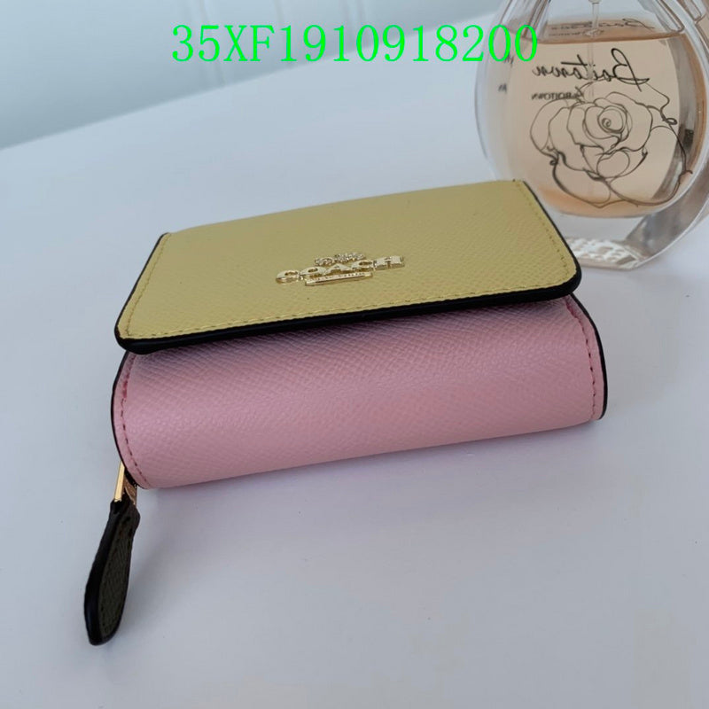 Amelia - CAH Wallet - 070
