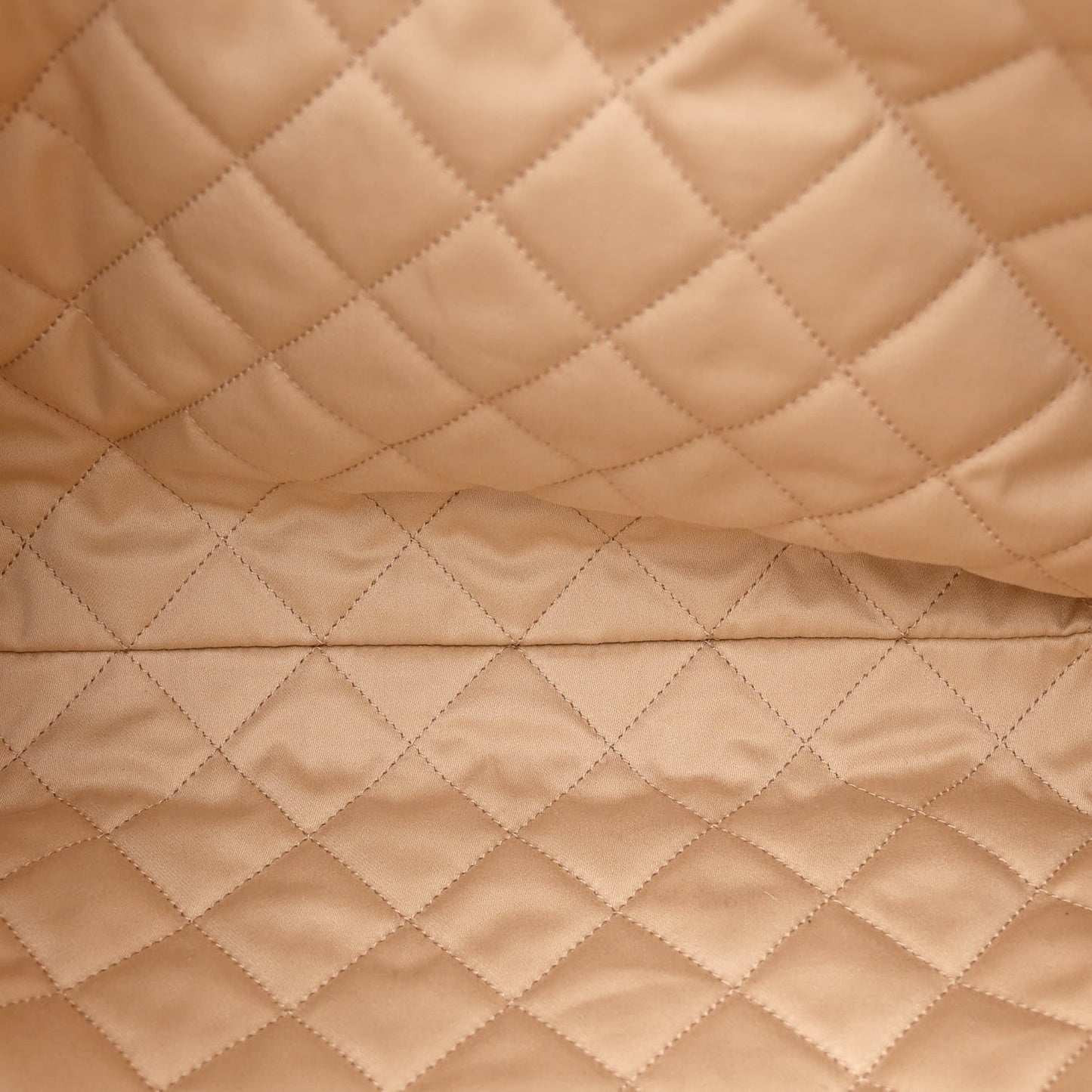 Amelia Shiny Calfskin Quilted Small 22 White