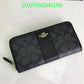 Amelia - CAH Wallet - 012