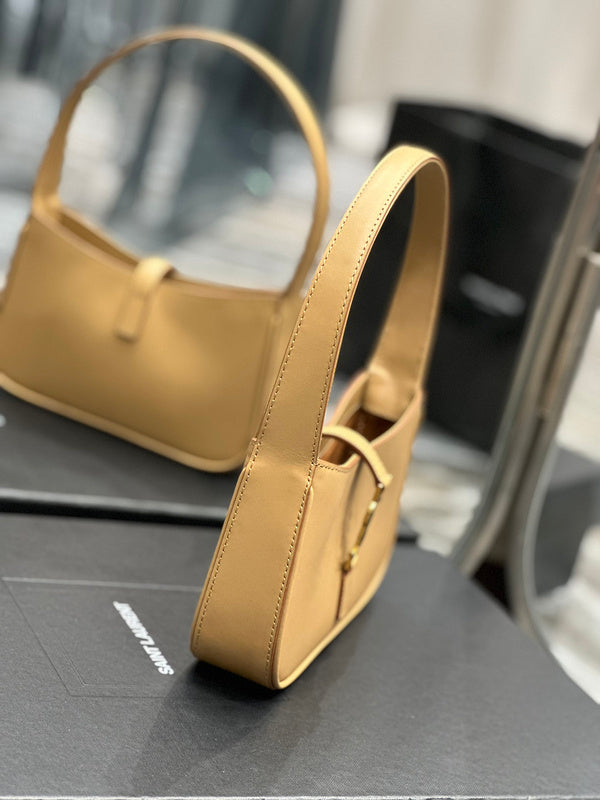Amelia - YSL Bag - 2495