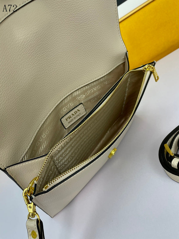 Barnes-Bags - Prada Bags - 956