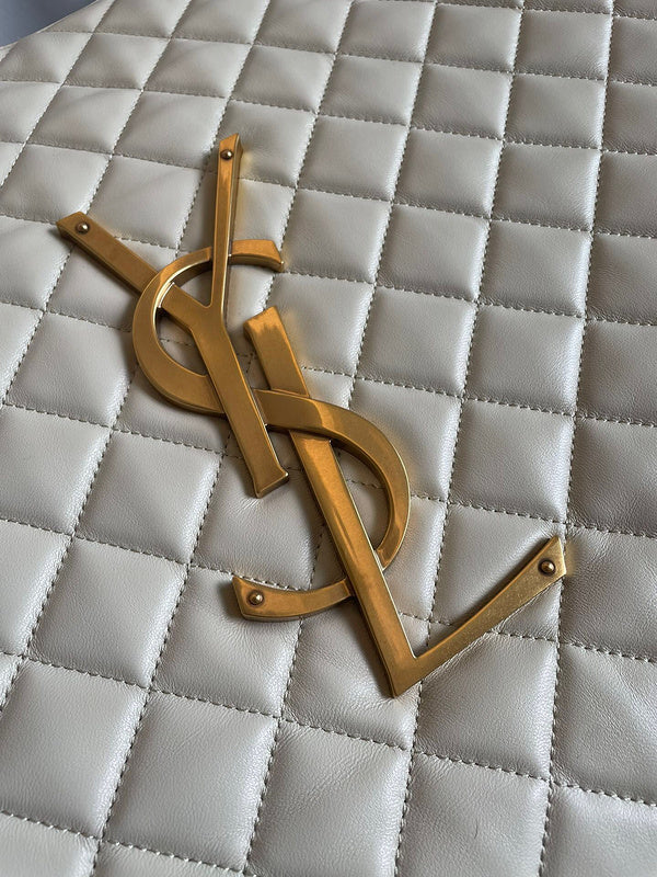 Amelia - YSL Bag - 3718