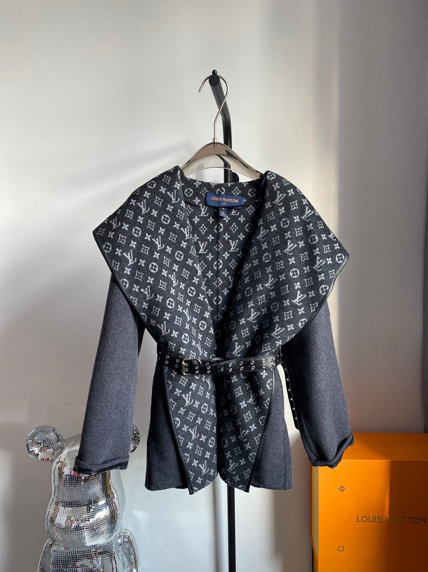 Luxury Louis Vuitton  Wrap Coat 025