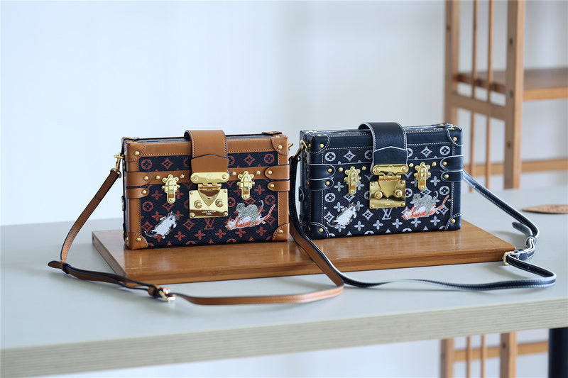 Fan Fashion Lu-Vi bags - 8219