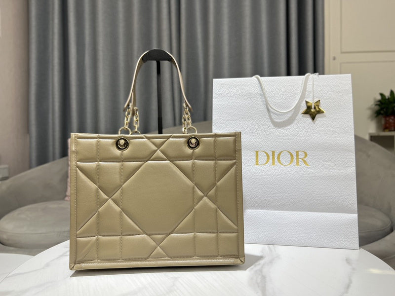 Amelia- DYOR FASHION BAGS - 2120