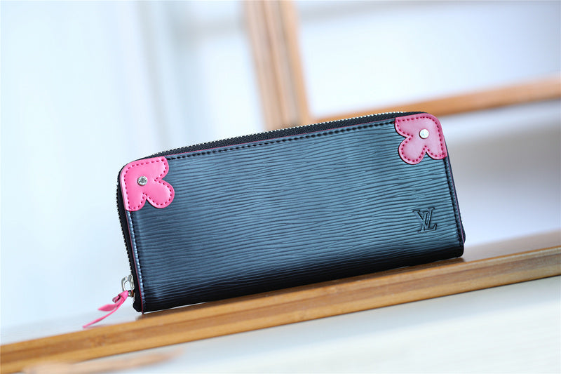 Fan Fashion Lu-Vi bags - 9405