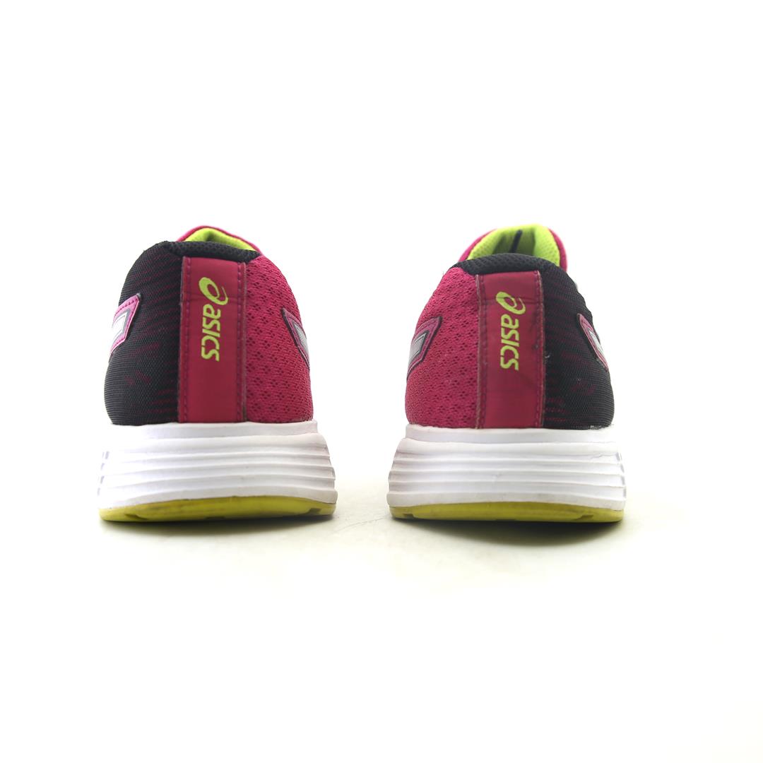 ASICS IKAIA 8