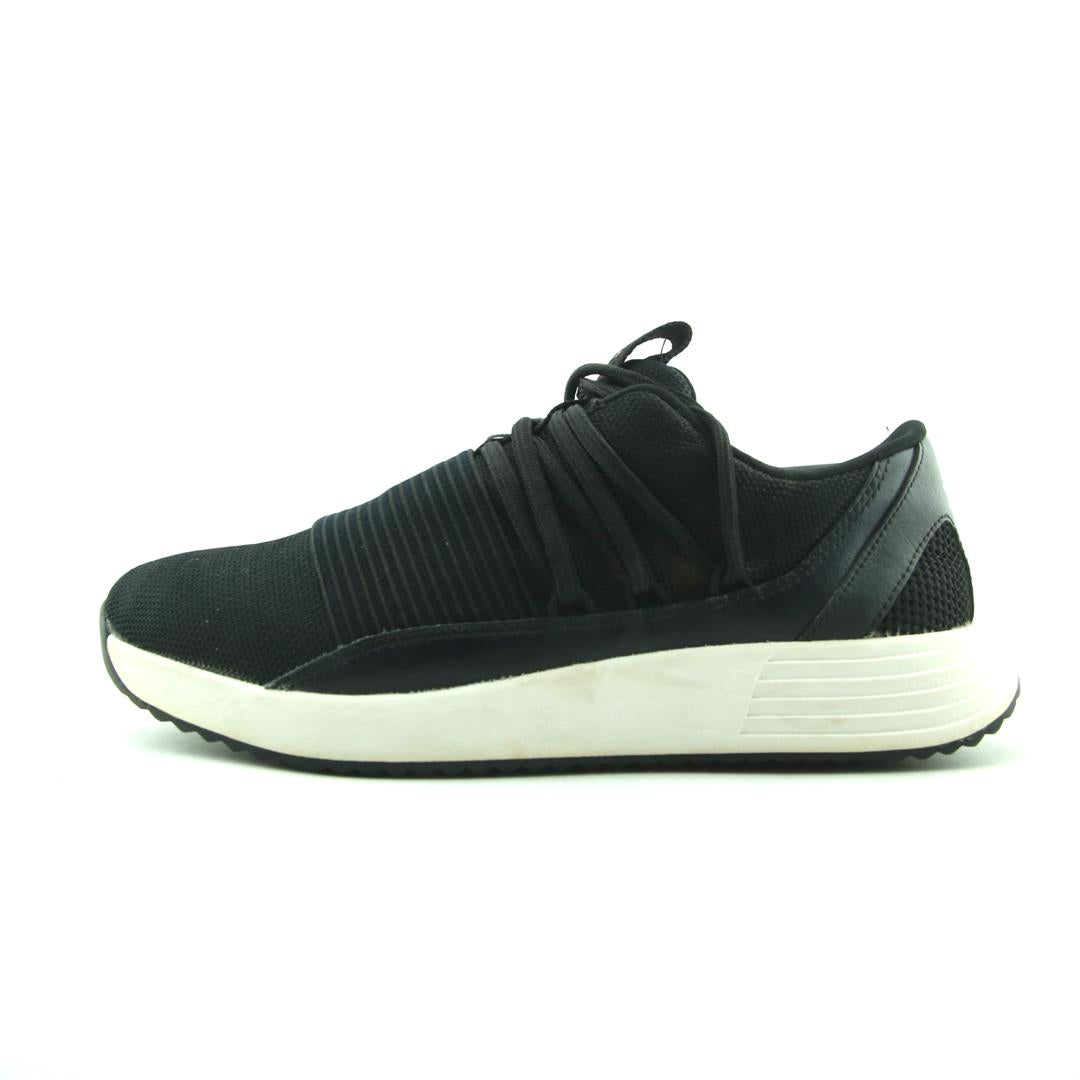UNDER ARMOUR CHARGED BREATHE LACE TR