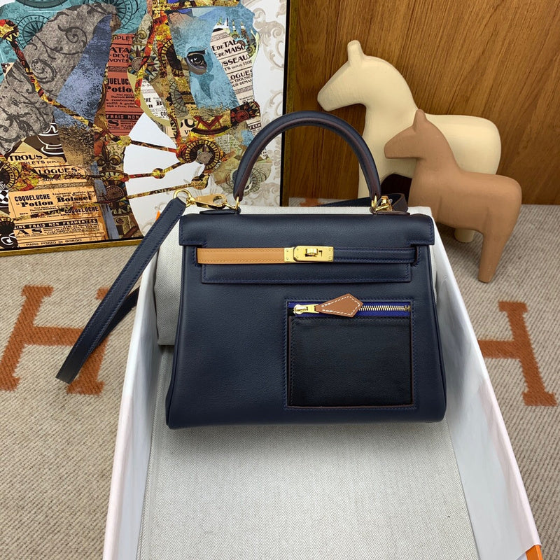Amelia - HMS Bags - 1719
