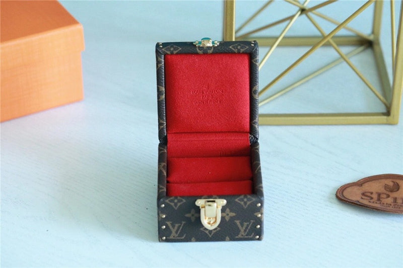 Fan Fashion Lu-Vi bags - 9526