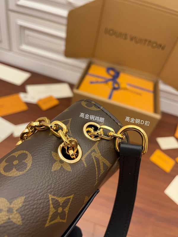 Amelia's Bag Gallery - LOV Bags - 1021