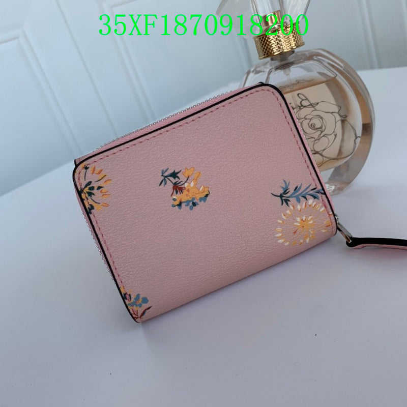 Amelia - CAH Wallet - 072