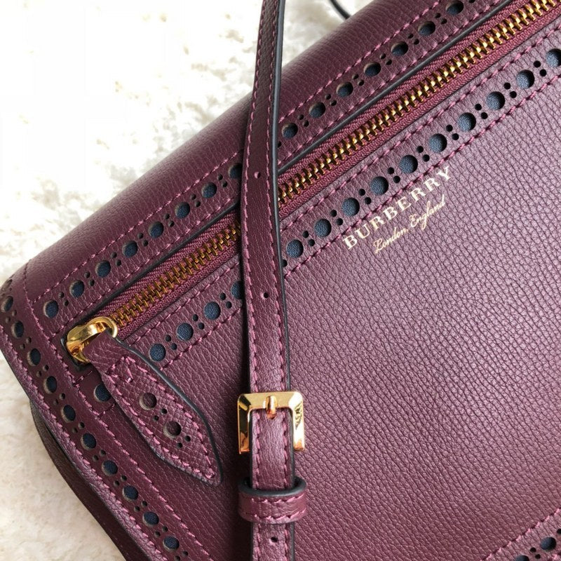 Burberry Bags - Bagsattire   409