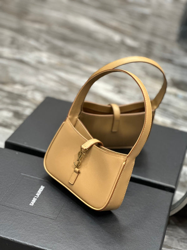 Amelia - YSL Bag - 2495