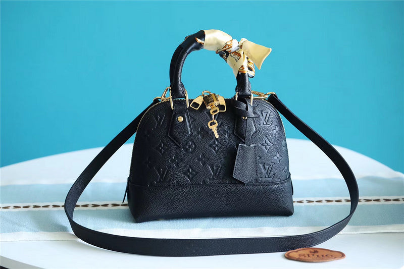 Fan Fashion Lu-Vi bags - 8297