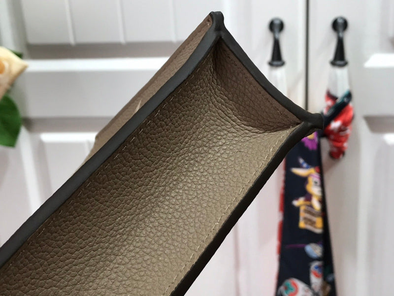 Fan Fashion Lu-Vi bags - 17617