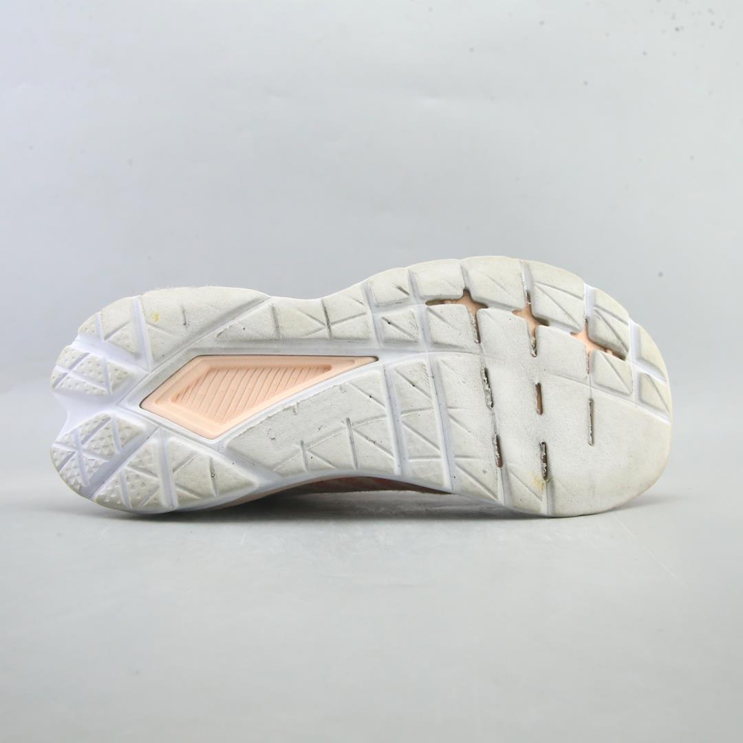 HOKA ONE ONE MACH 5
