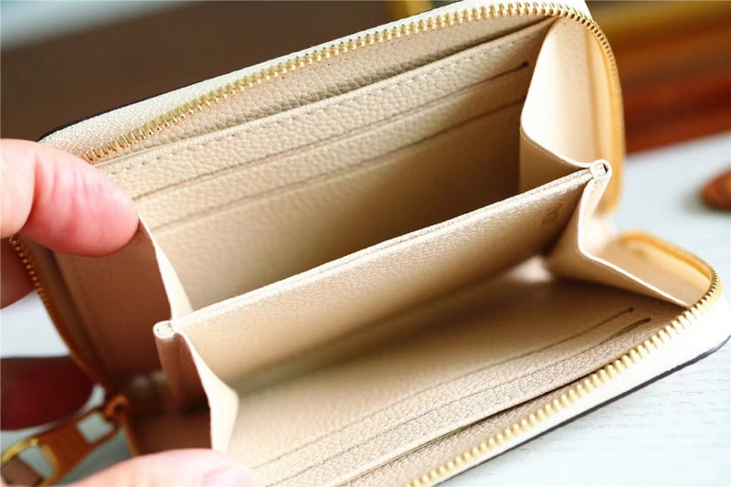 Fan Fashion Lu-Vi bags - 8941