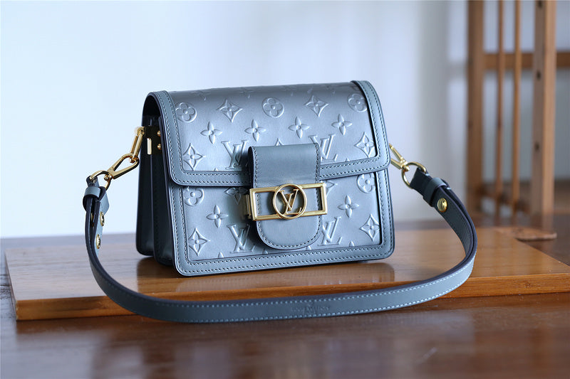 Fan Fashion Lu-Vi bags - 8121