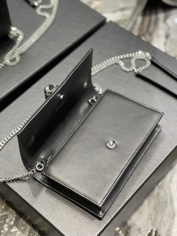 Amelia - YSL Bag - 1939