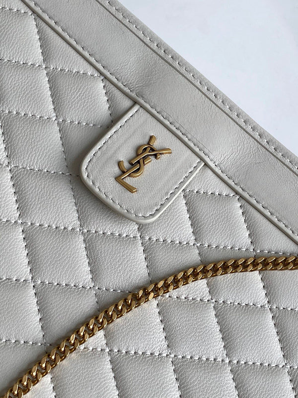 Amelia - YSL Bag - 4186