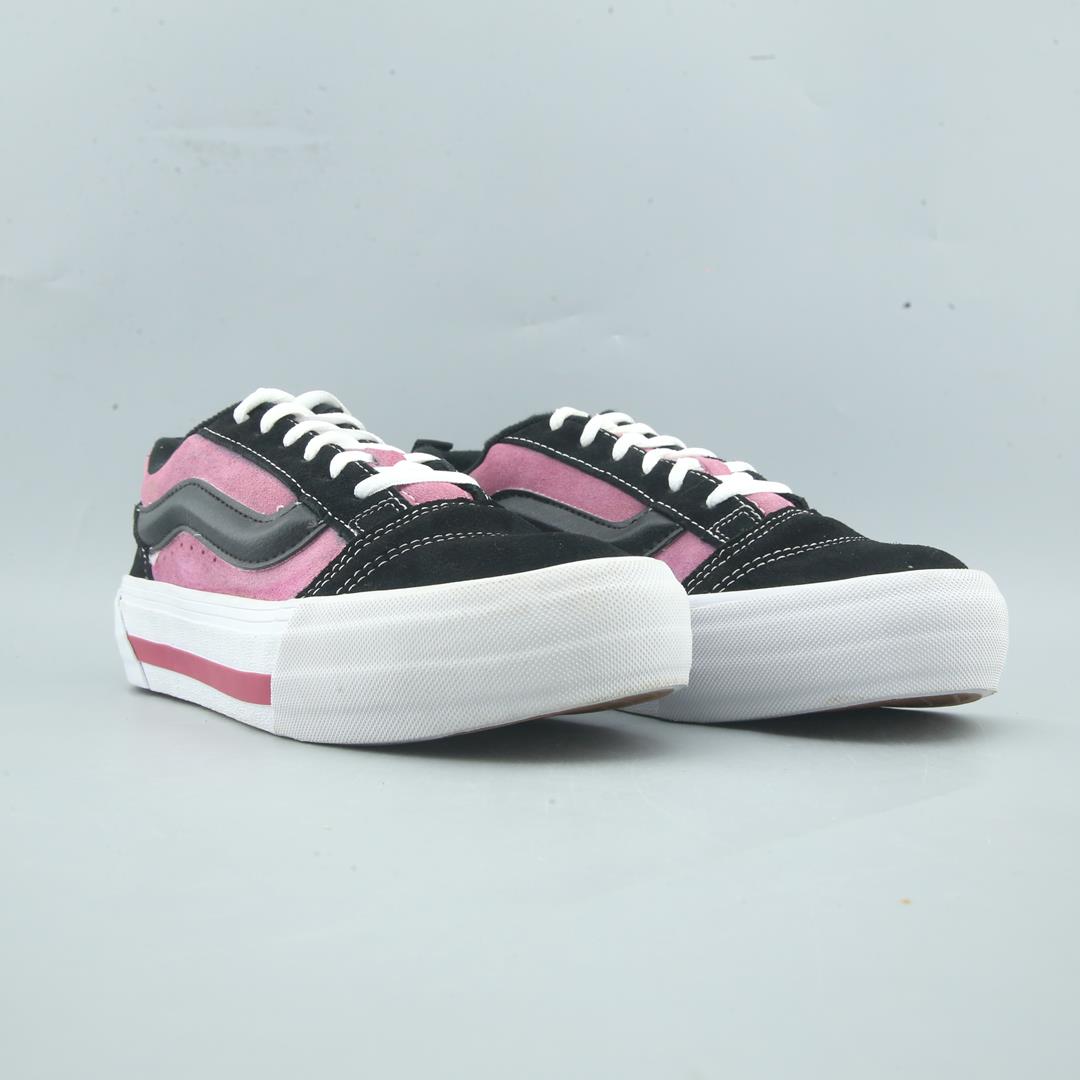 VANS KNU SKOOL