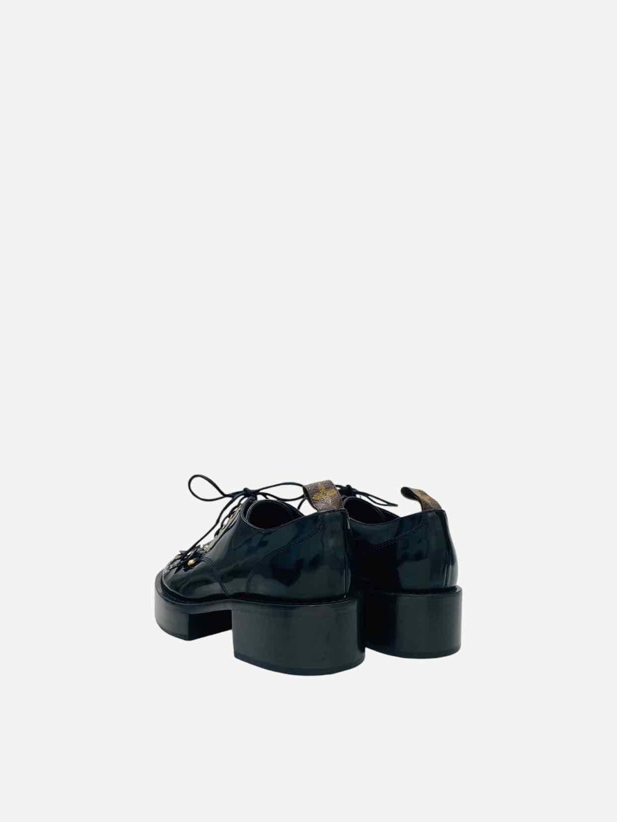 LOUIS VUITTON Black Size EU 35 Brogues