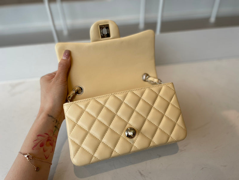 Wellow Bags - Chanel - Bags  - 343