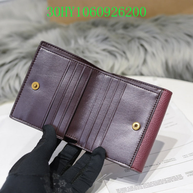 Amelia - CAH Wallet - 111