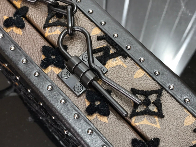 Fan Fashion Lu-Vi bags - 17643
