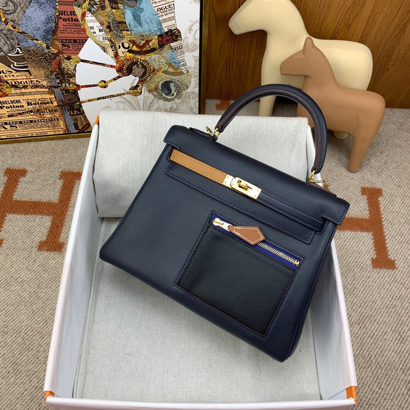 Amelia - HMS Bags - 1719
