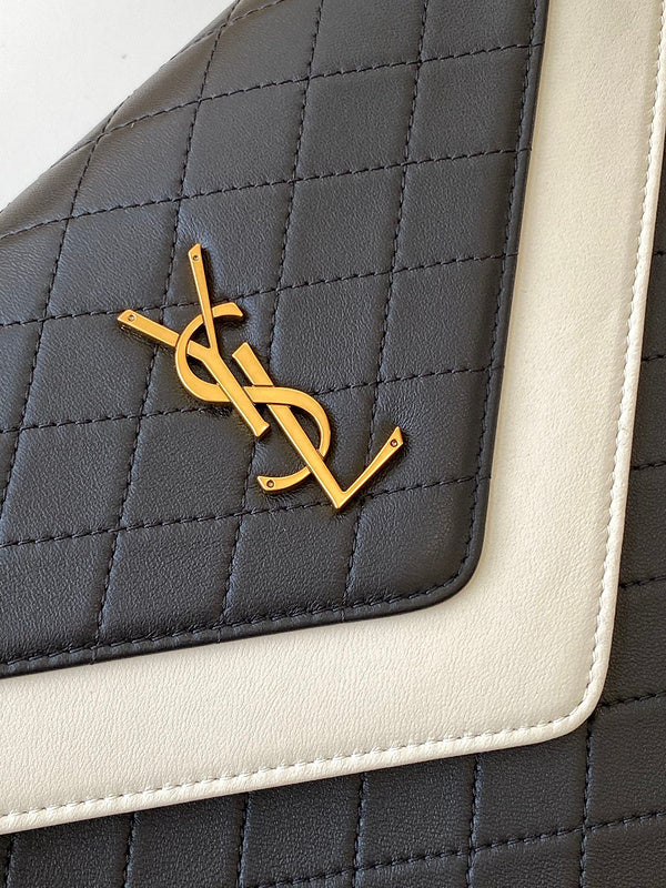 Amelia - YSL Bag - 4172