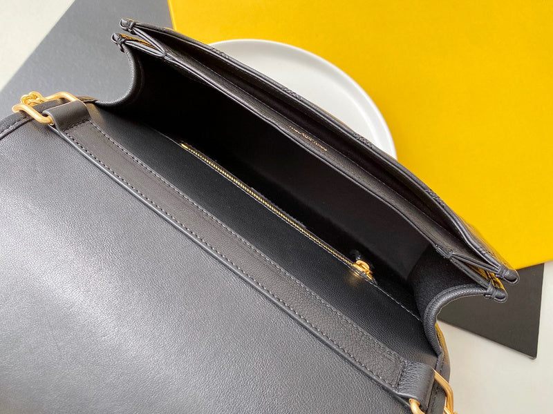Amelia - YSL Bag - 3681
