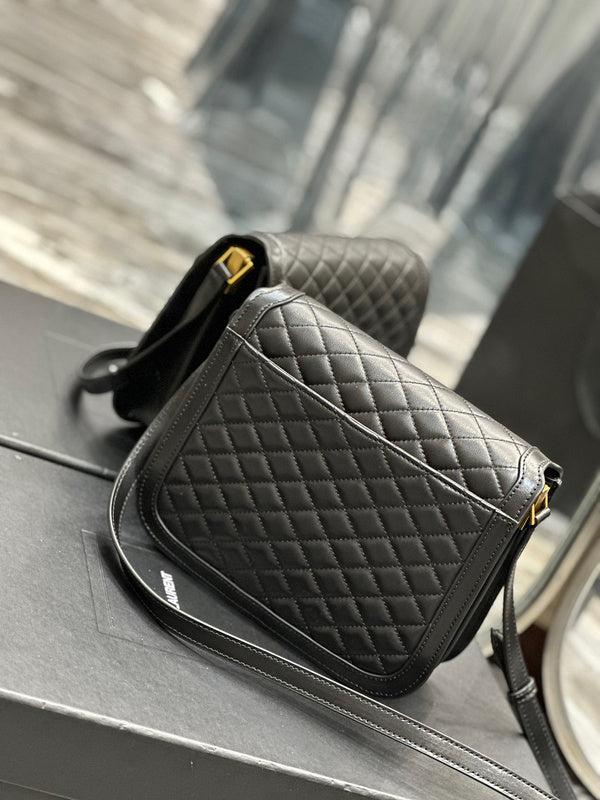 Amelia - YSL Bag - 1842
