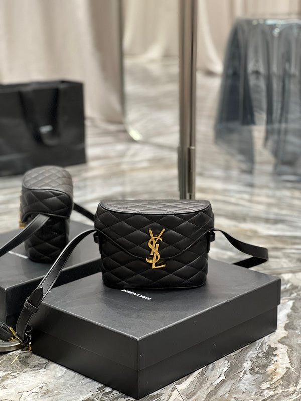 Amelia - YSL Bag - 3918