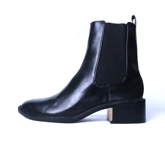 ZARA. .
