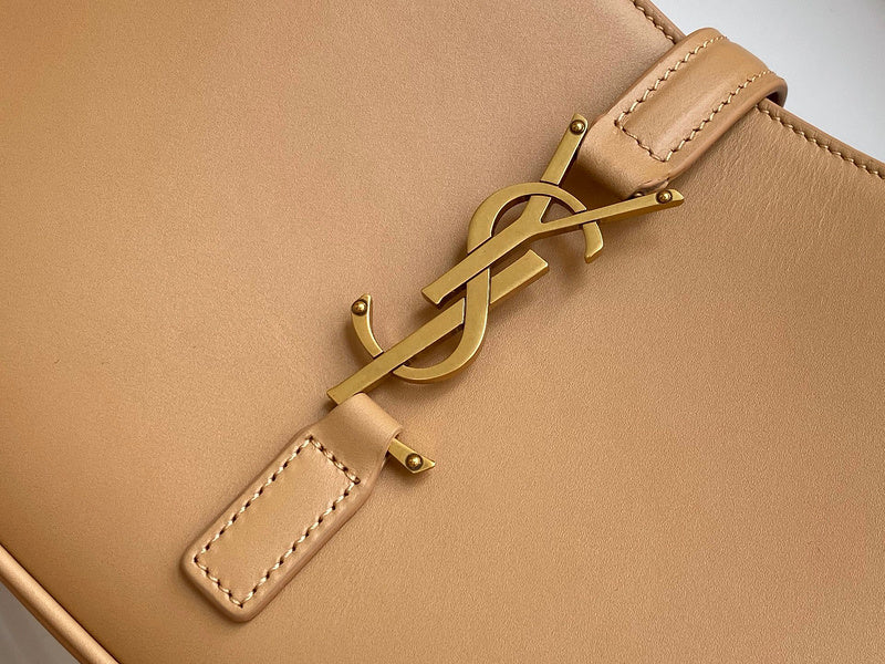 Amelia - YSL Bag - 4125