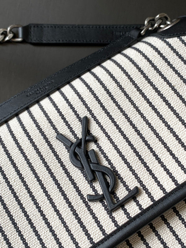 Amelia - YSL Bag - 4194