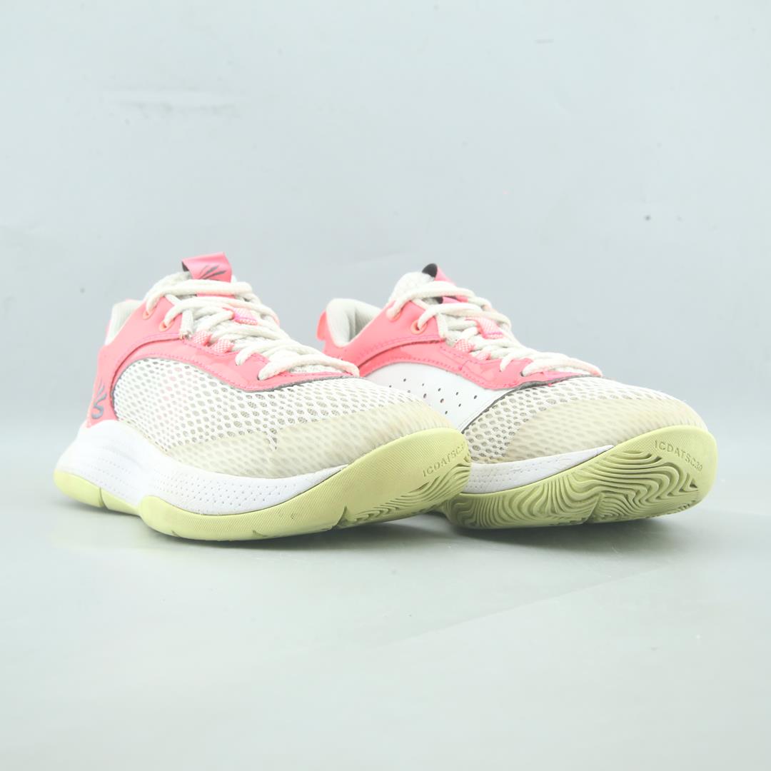 UNDER ARMOUR  CURRY 3Z6