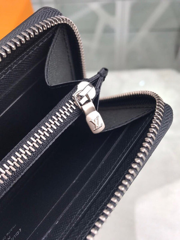 Fan Fashion Lu-Vi bags - 9011