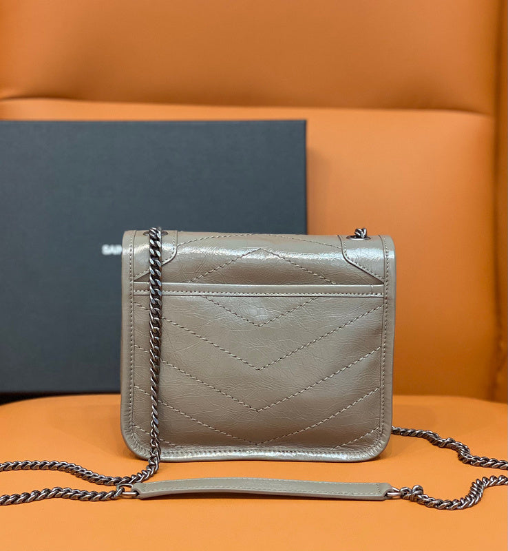 Amelia - YSL Bag - 2087