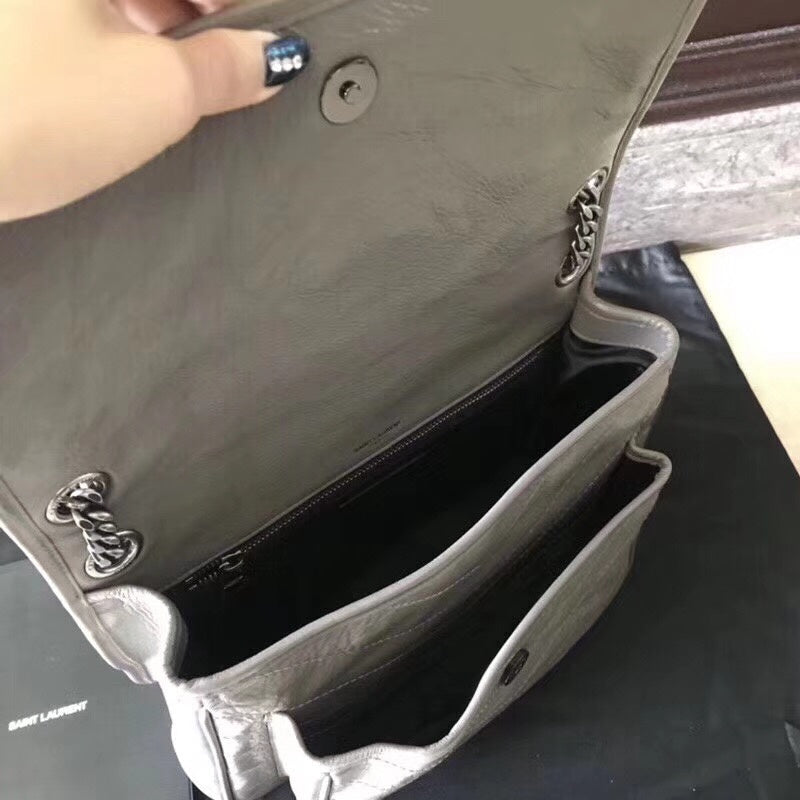 Amelia - YSL Bag - 3884