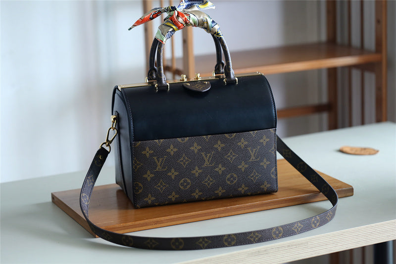 Fan Fashion Lu-Vi bags - 8181