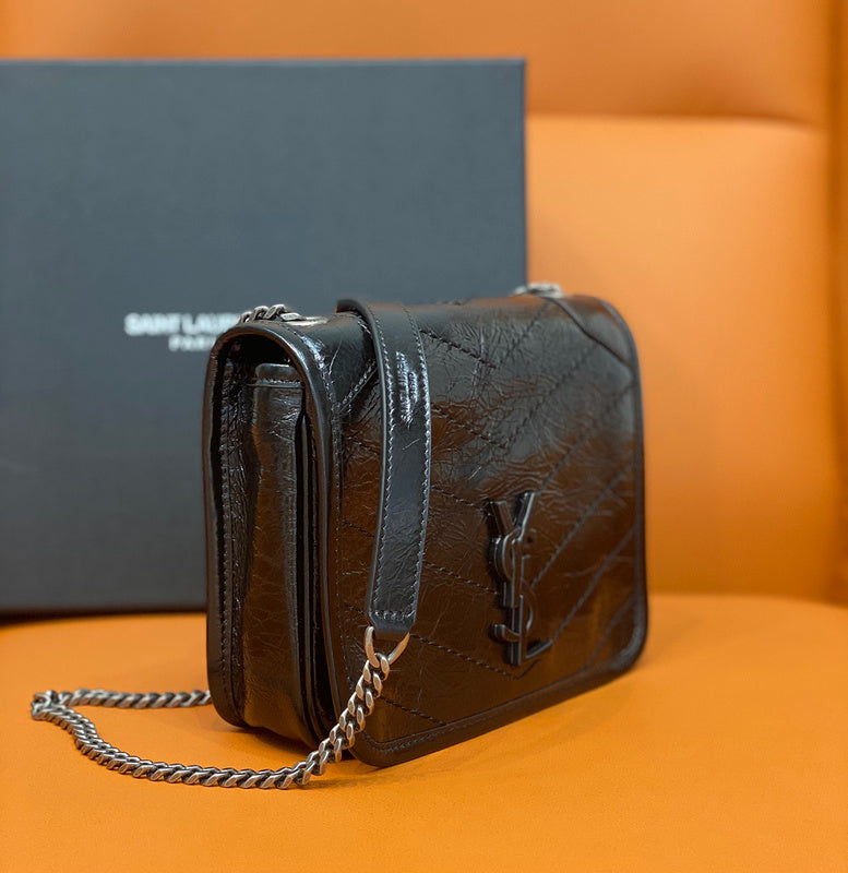 Amelia - YSL Bag - 2085