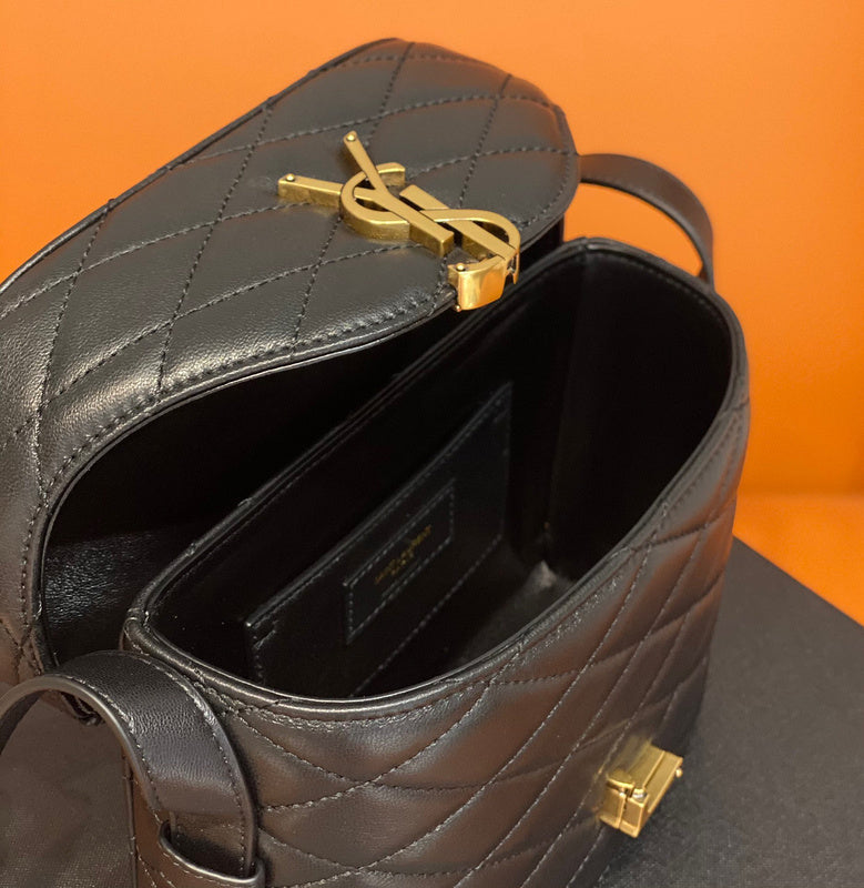 Amelia - YSL Bag - 2058