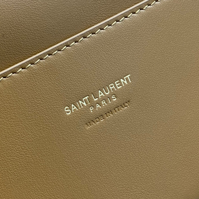 Amelia - YSL Bag - 2047