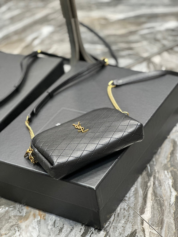 Amelia - YSL Bag - 1936