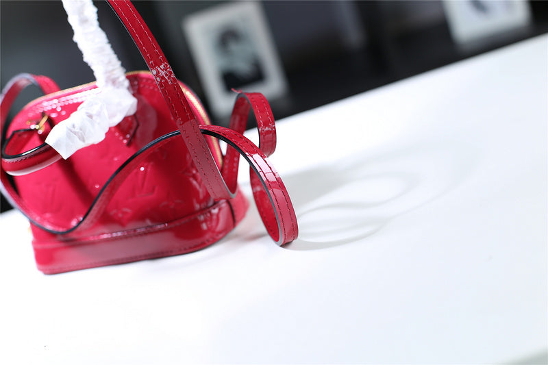 Fan Fashion Lu-Vi bags - 8305