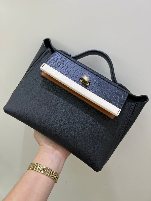 Amelia - HMS Bags - 1726